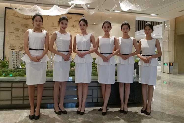 得體之美 禮儀與服務(wù)禮儀模特的核心價(jià)值